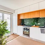 Apartman @sholubi - Charming, Quiet & Cozy!