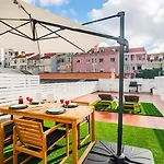 Daire @sholubi - Charming, Quiet & Cozy!