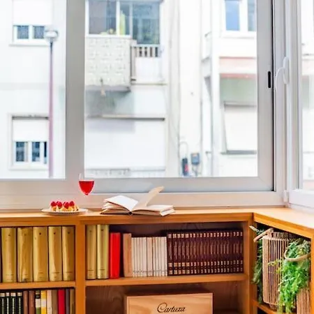 @sholubi - Charming, Quiet & Cozy! Апартаменти