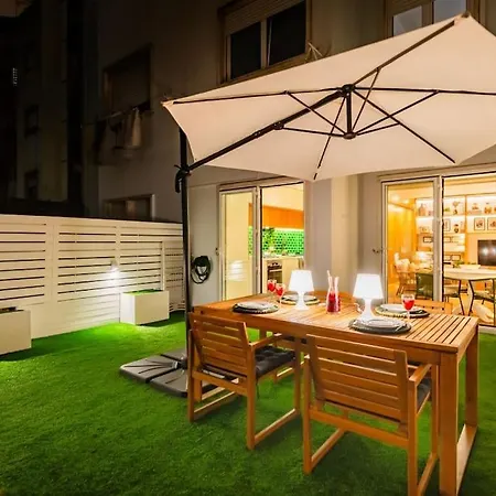 @sholubi - Charming, Quiet & Cozy! Апартаменты *