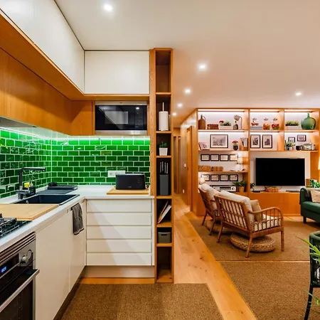 Апартаменти @sholubi - Charming, Quiet & Cozy! *