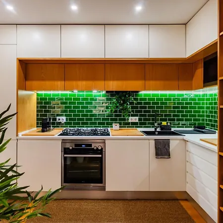 @sholubi - Charming, Quiet & Cozy! Апартаменти *