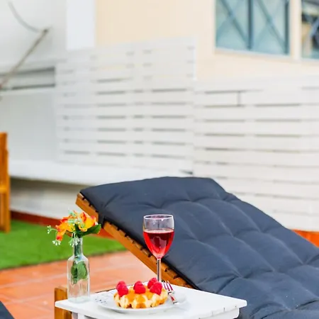 @sholubi - Charming, Quiet & Cozy! Апартаменти