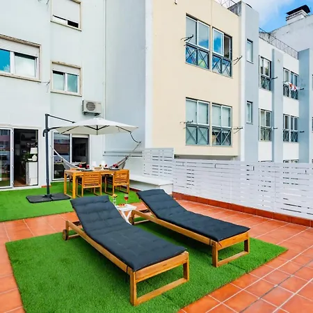 @sholubi - Charming, Quiet & Cozy! Апартаменти